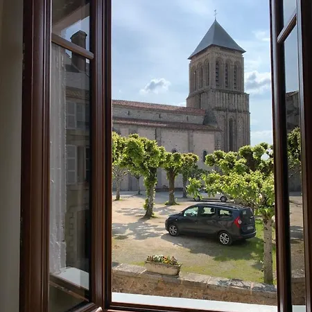 Les Tilleuls A Proche Confolens Сasa de vacaciones Lesterps